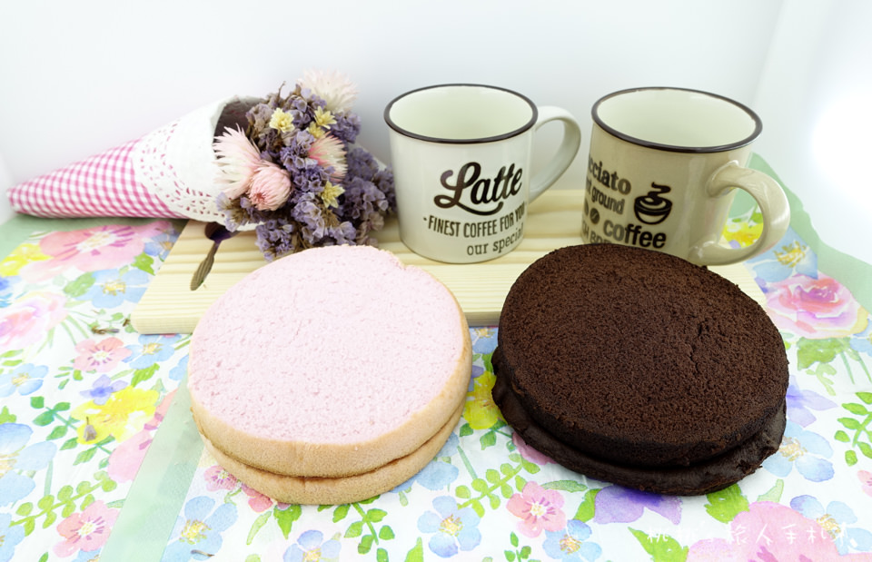 全家FamilyMart》草莓天使蛋糕&重黑巧克力蛋糕 開箱分享