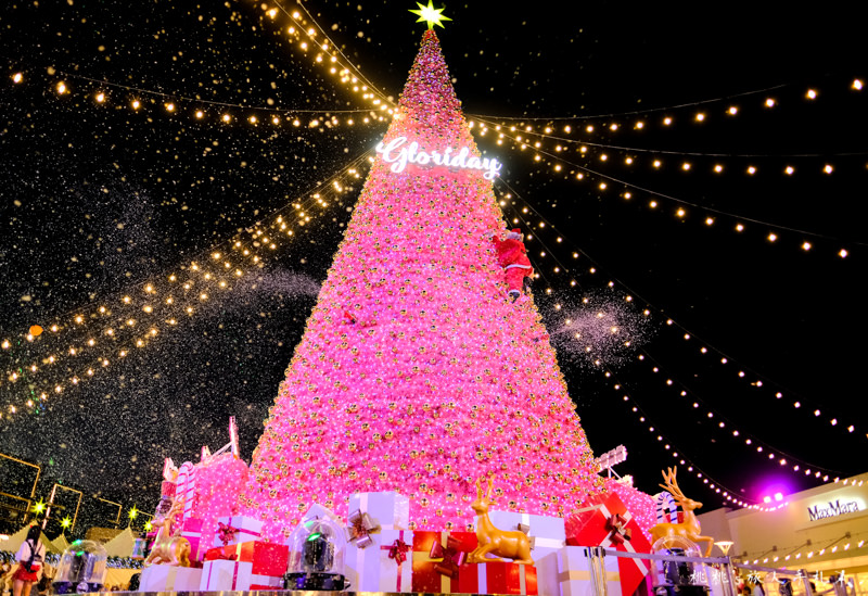 2018聖誕節活動》桃園華泰名品城 聖誕村市集│粉紅聖誕樹下雪了！