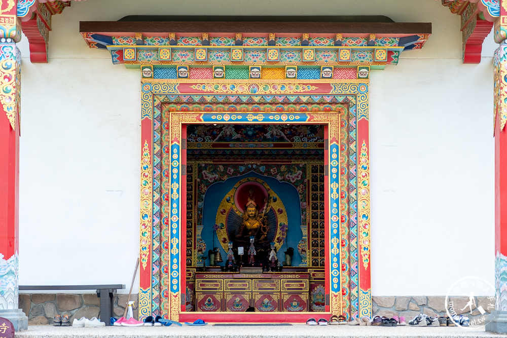 苗栗後龍景點》台灣桑耶寺(免門票)│來自西藏彩色風馬旗下的神聖祝福