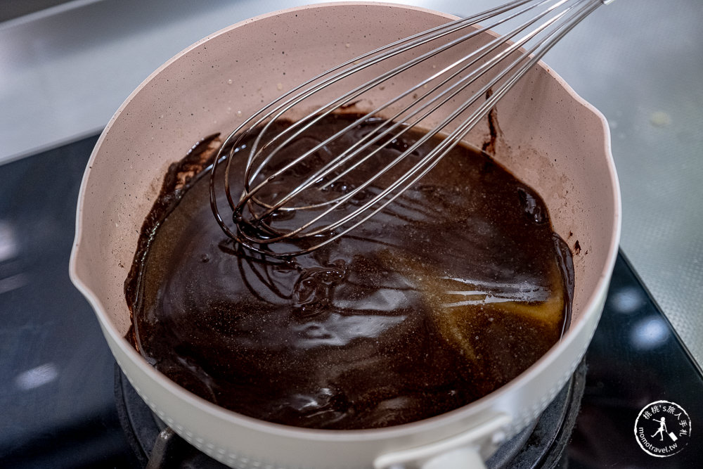 桃桃簡單料理-甜點食譜》巧克力布朗尼蛋糕│在家簡單做甜點，親子甜點DIY作法教學