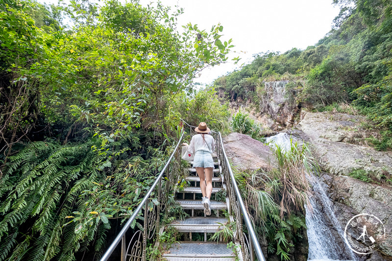宜蘭礁溪景點》猴洞坑瀑布 通天長梯直達傳說攝影秘境