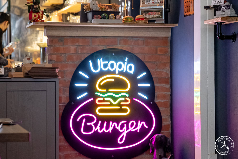 新北板橋美食》角落utopia創意漢堡店│超狂菜單30種漢堡口味 手工漢堡排現點現做 4.9星推薦